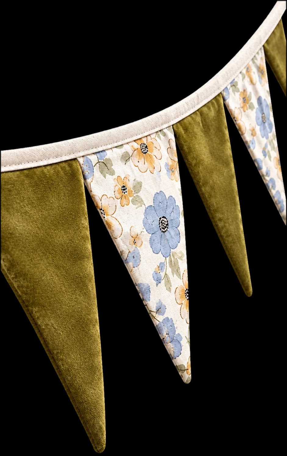 Guirnalda de banderines en terciopelo verde oliva y tela floral
